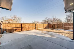 7138 Maple Park Dr, Richland Hills, TX 76118 - Photo 12