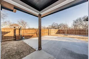 7138 Maple Park Dr, Richland Hills, TX 76118 - Photo 4