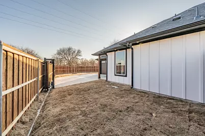 7138 Maple Park Drive, Richland Hills, TX 76118 - Photo 6