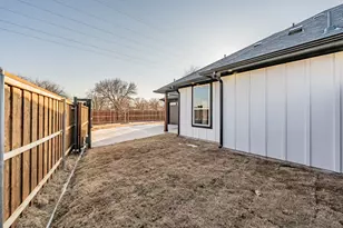 7138 Maple Park Dr, Richland Hills, TX 76118 - Photo 6