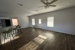 611 Gemini Ct, Granbury, TX 76049 - Photo 4