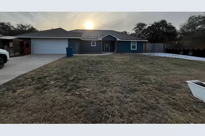 611 Gemini Court, Granbury, TX 76049 - Photo 2