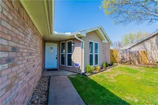 1080 W Hills Terrace, Saginaw, TX 76179 - Photo 2