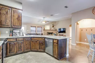 608 Brandt St, Grandview, TX 76050 - Photo 18