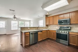 3017 Southern Hills Ln, Mesquite, TX 75181 - Photo 6