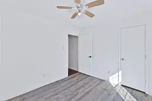 710 Cimarron Trail, Irving, TX 75063 - Photo 32