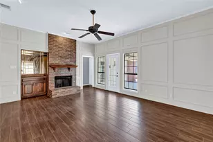 710 Cimarron Trail, Irving, TX 75063 - Photo 6