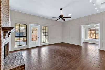 710 Cimarron Trail, Irving, TX 75063 - Photo 4