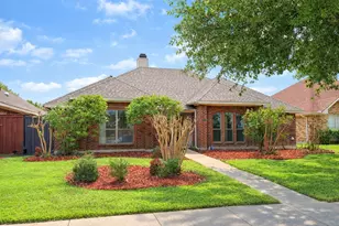 710 Cimarron Trail, Irving, TX 75063 - Photo 1