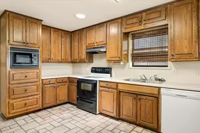 706 Tahiti Drive, Granbury, TX 76048 - Photo 14