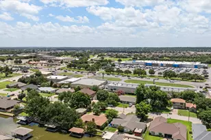 706 Tahiti Dr, Granbury, TX 76048 - Photo 40