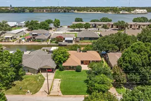 706 Tahiti Dr, Granbury, TX 76048 - Photo 38