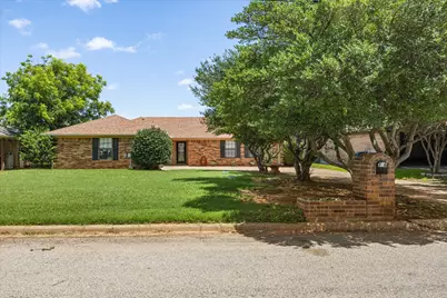 706 Tahiti Drive, Granbury, TX 76048 - Photo 2