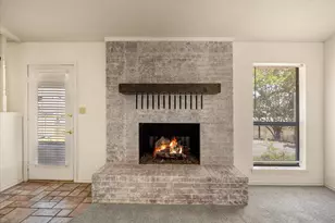 706 Tahiti Dr, Granbury, TX 76048 - Photo 8