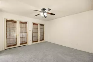 706 Tahiti Dr, Granbury, TX 76048 - Photo 18