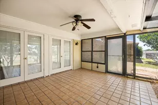 706 Tahiti Dr, Granbury, TX 76048 - Photo 20