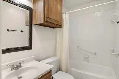 706 Tahiti Drive, Granbury, TX 76048 - Photo 26