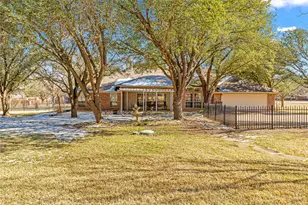201 Cobblestone Ln, Crawford, TX 76638 - Photo 6