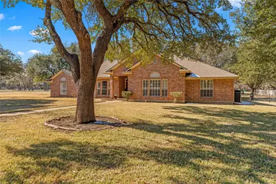 201 Cobblestone Lane, Crawford, TX 76638 - Photo 2