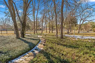 201 Cobblestone Ln, Crawford, TX 76638 - Photo 22