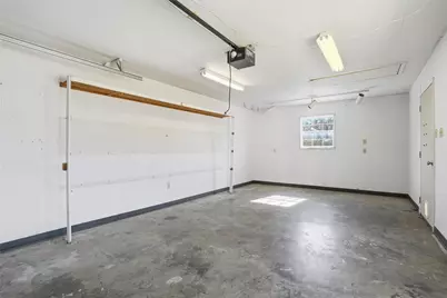 703 Featherston Street, Cleburne, TX 76033 - Photo 32