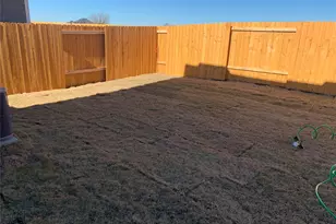 13704 Logan Pass Dr, Ponder, TX 76259 - Photo 28