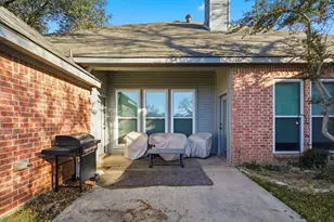 3318 Summergrove Dr, Arlington, TX 76001 - Photo 30