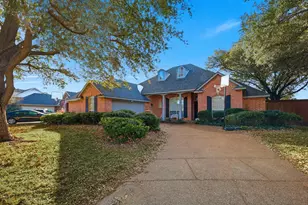 3318 Summergrove Dr, Arlington, TX 76001 - Photo 2