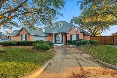 3318 Summergrove Drive, Arlington, TX 76001 - Photo 2