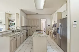 3318 Summergrove Dr, Arlington, TX 76001 - Photo 12