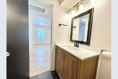 4811 Live Oak Street, Dallas, TX 75204 - Photo 20