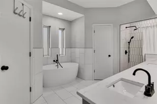 1301 Oak Timber Dr, Euless, TX 76039 - Photo 24