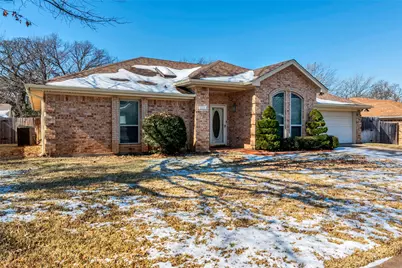 1301 Oak Timber Drive, Euless, TX 76039 - Photo 2