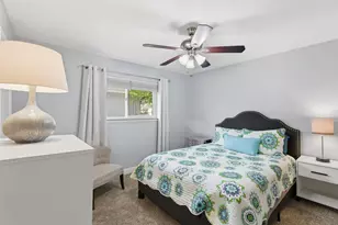 10118 Apple Creek Dr, Dallas, TX 75243 - Photo 16