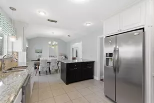 10118 Apple Creek Dr, Dallas, TX 75243 - Photo 6