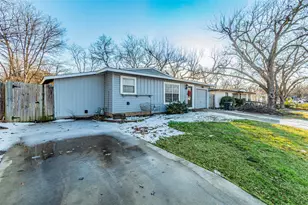 1304 E Inwood Dr, Arlington, TX 76010 - Photo 1