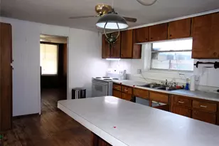 507 S Cherokee St, San Saba, TX 76877 - Photo 8