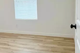 825 Holden St, Fort Worth, TX 76111 - Photo 8