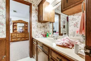 4215 Cinnabar Dr, Dallas, TX 75227 - Photo 22