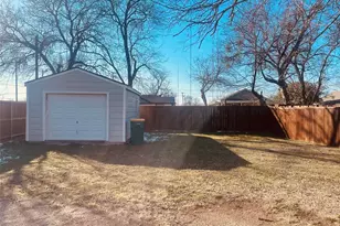 328 S Main St, Cedar Hill, TX 75104 - Photo 4