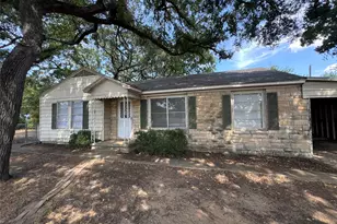 800 Audra Ln, Denton, TX 76209 - Photo 2