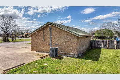 107 Fannin Street, Millsap, TX 76066 - Photo 18