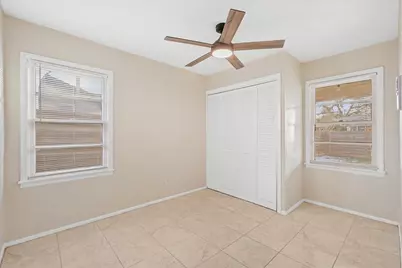 805 23rd Street, Grand Prairie, TX 75050 - Photo 18