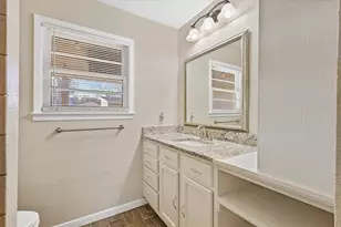 805 23rd St, Grand Prairie, TX 75050 - Photo 8