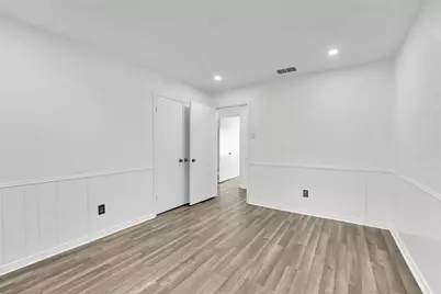 7027 Hunnicut Road, Dallas, TX 75227 - Photo 16