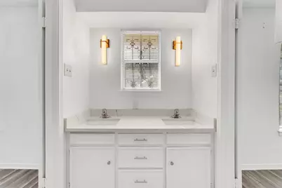 7027 Hunnicut Road, Dallas, TX 75227 - Photo 16