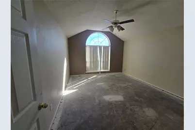 8012 Ashridge Road, Fort Worth, TX 76134 - Photo 4