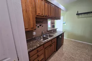 8012 Ashridge Rd, Fort Worth, TX 76134 - Photo 12