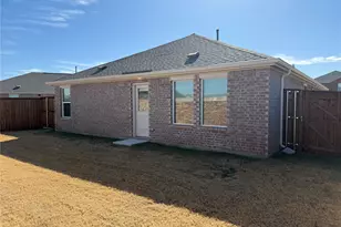 14085 Ladbroke St, Pilot Point, TX 76258 - Photo 4