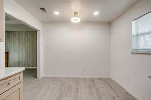 2404 Skyline Dr, Sansom Park, TX 76114 - Photo 10